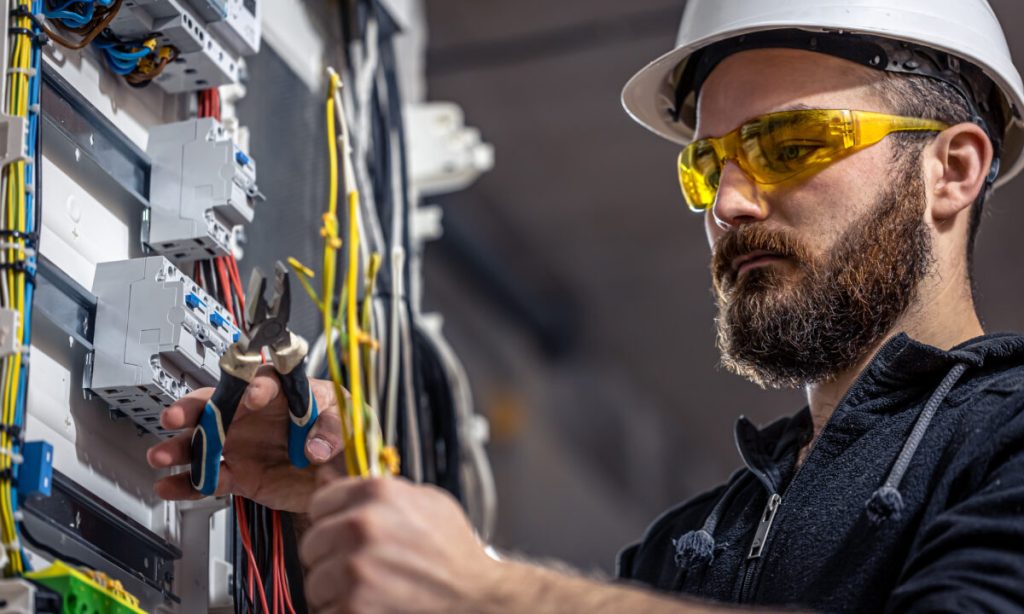 CORSO ADDETTO AI LAVORI ELETTRICI – PES PAV PEI